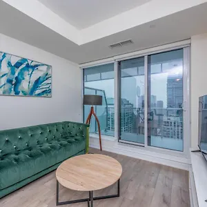 Apartment Pristine 1br + Den -harbour Front Downtown -, Toronto
