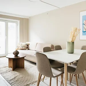 Urban - Stylish Scandinavian Gem With French Balcony , Bergen Norway